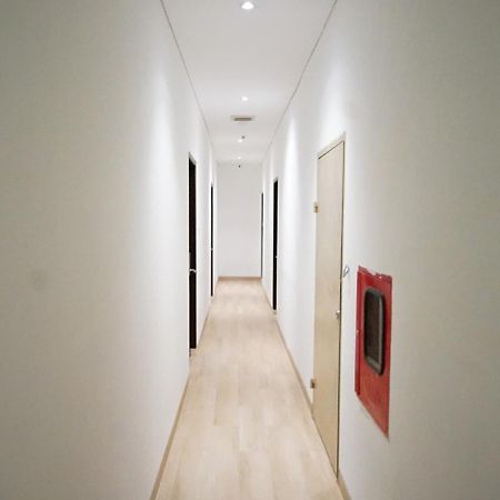 פאלמבאנג Oyo 344 Kr Hotel מראה חיצוני תמונה