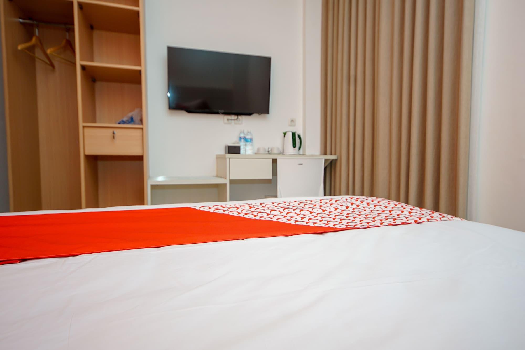 פאלמבאנג Oyo 344 Kr Hotel מראה חיצוני תמונה