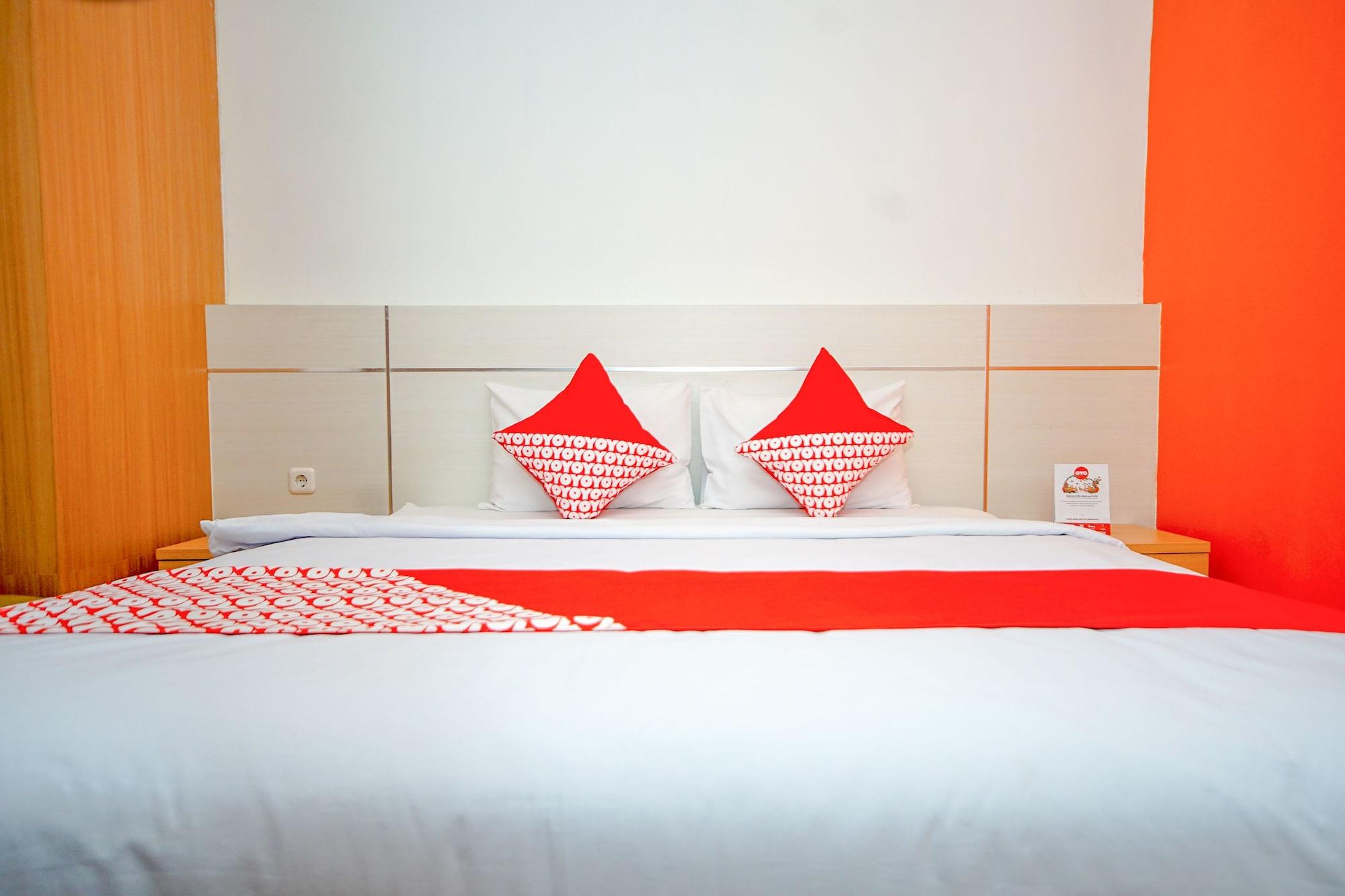 פאלמבאנג Oyo 344 Kr Hotel מראה חיצוני תמונה