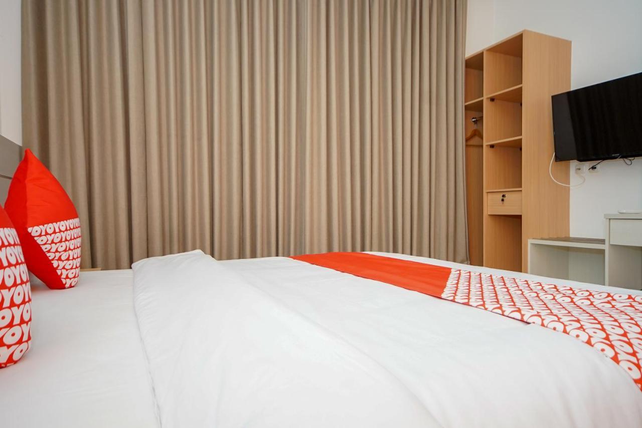 פאלמבאנג Oyo 344 Kr Hotel מראה חיצוני תמונה