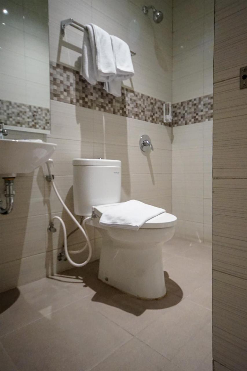 פאלמבאנג Oyo 344 Kr Hotel מראה חיצוני תמונה