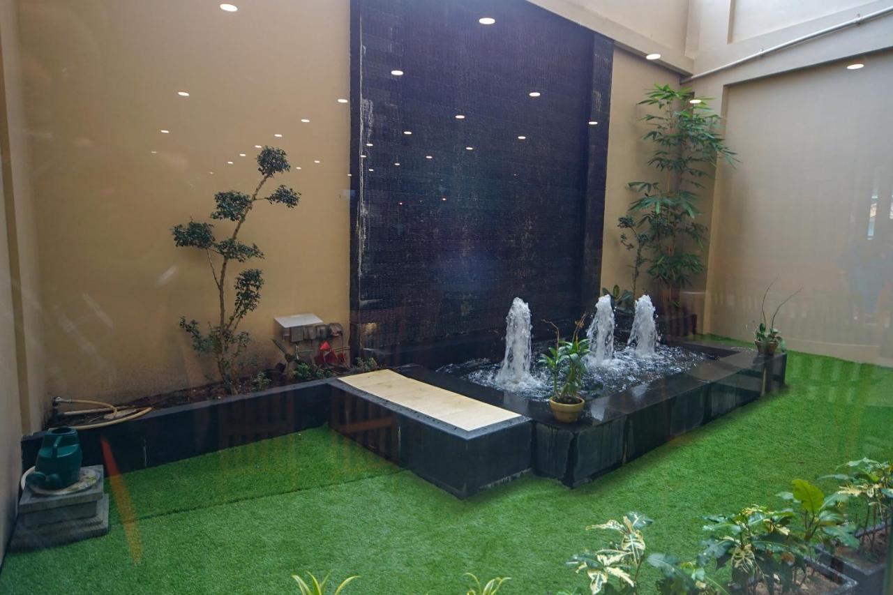 פאלמבאנג Oyo 344 Kr Hotel מראה חיצוני תמונה