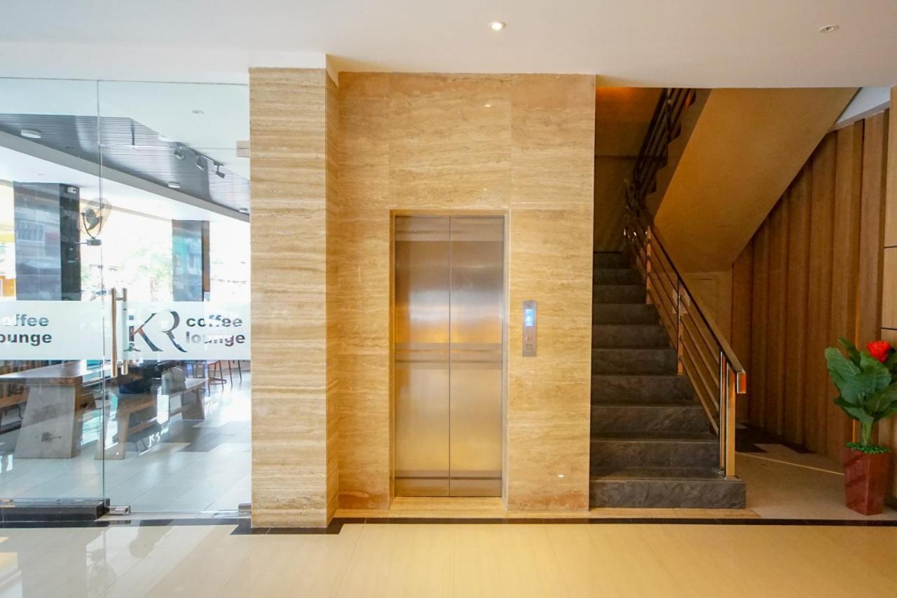 פאלמבאנג Oyo 344 Kr Hotel מראה חיצוני תמונה