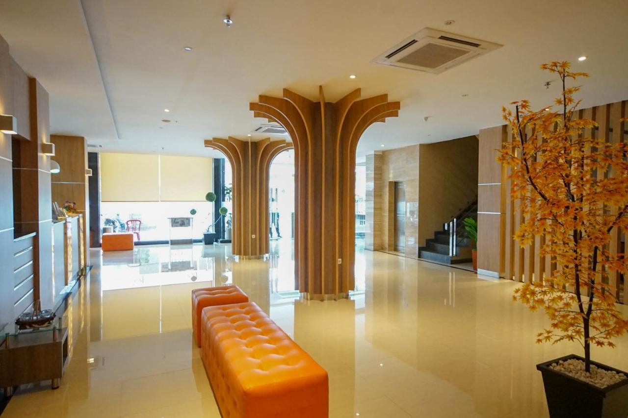 פאלמבאנג Oyo 344 Kr Hotel מראה חיצוני תמונה