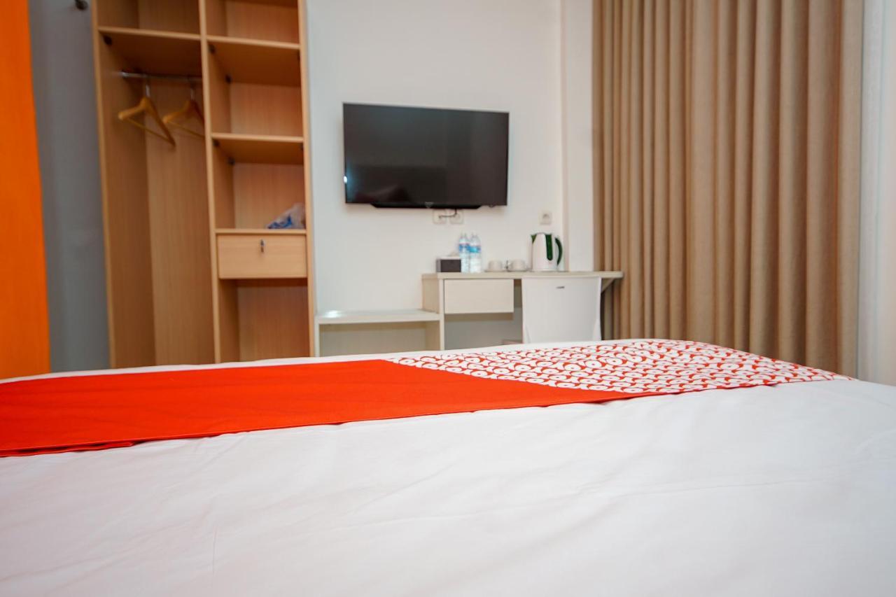 פאלמבאנג Oyo 344 Kr Hotel מראה חיצוני תמונה