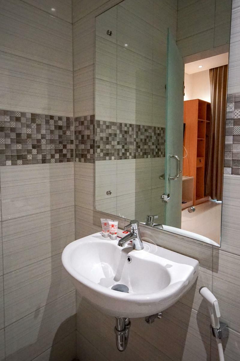 פאלמבאנג Oyo 344 Kr Hotel מראה חיצוני תמונה
